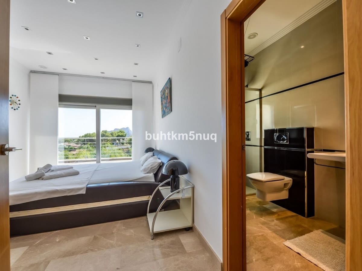 5 bedroom Villa for sale in Benissa - € 1,999,999 (Ref: 9363620)