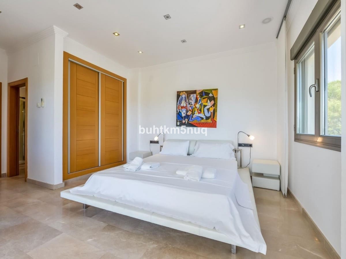 5 bedroom Villa for sale in Benissa - € 1,999,999 (Ref: 9363620)