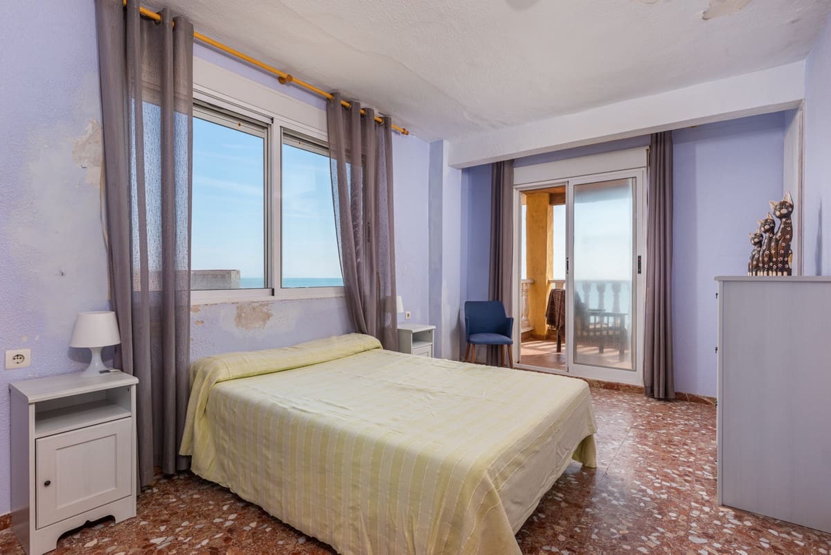 7 bedroom Villa for sale in Guardamar del Segura - € 730,000 (Ref: 9363627)