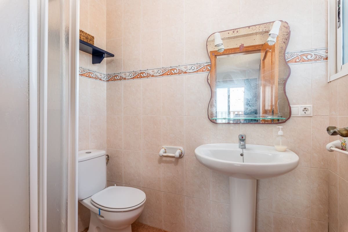 7 bedroom Villa for sale in Guardamar del Segura - € 730,000 (Ref: 9363627)