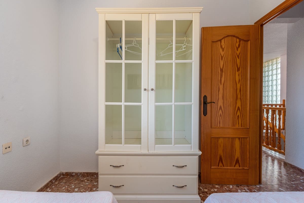 7 bedroom Villa for sale in Guardamar del Segura - € 730,000 (Ref: 9363627)