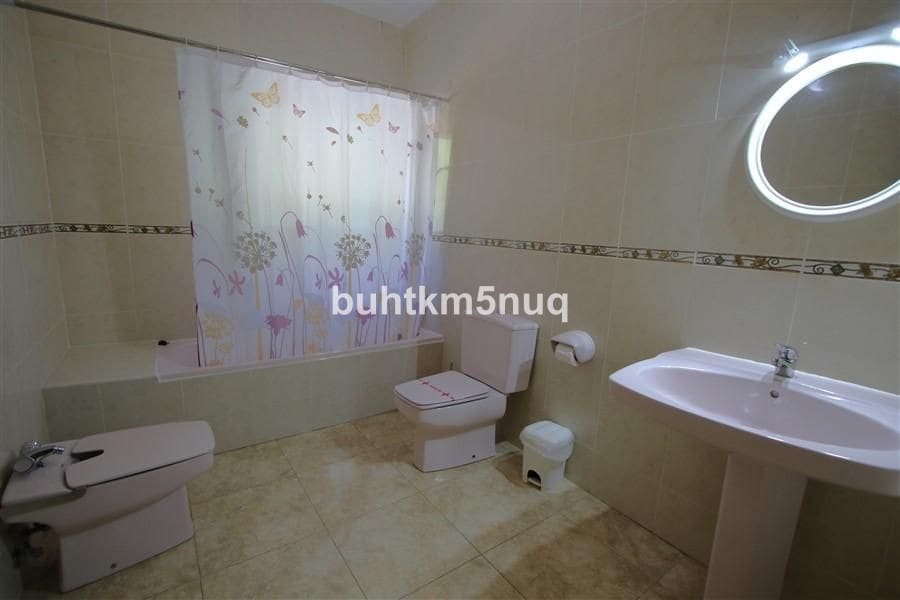 Chalet de 12 habitaciones en Calpe / Calp en venta - 1.500.000 € (Ref: 9363630)