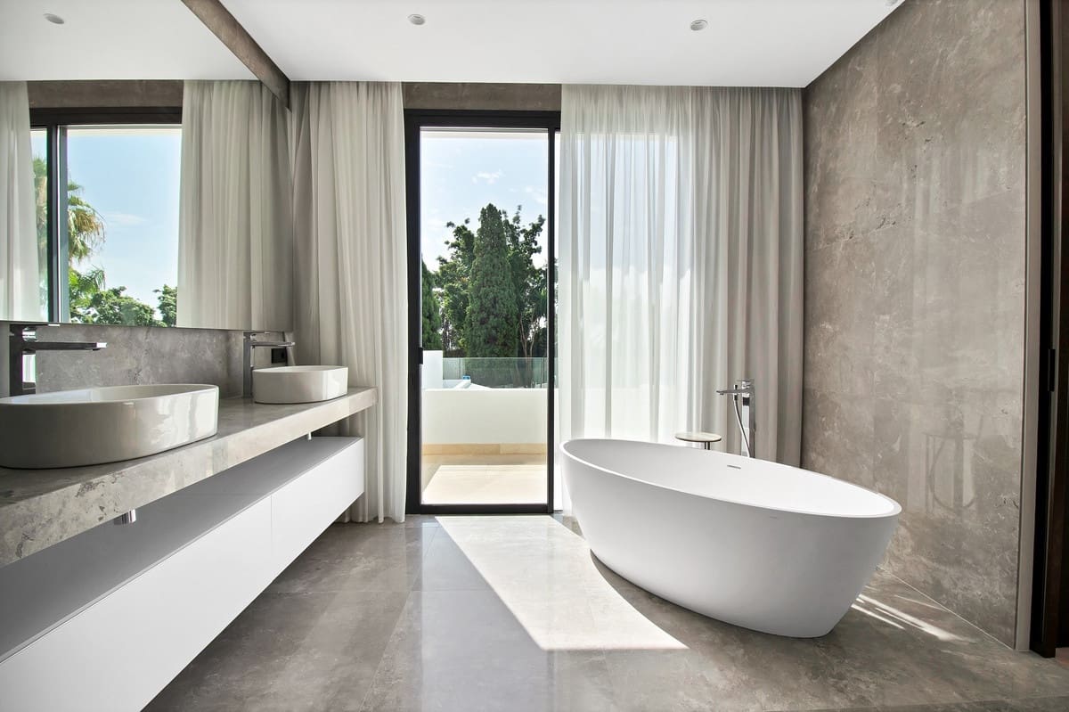 6 bedroom Villa for sale in Golden Mile - € 6,400,000 (Ref: 9363631)