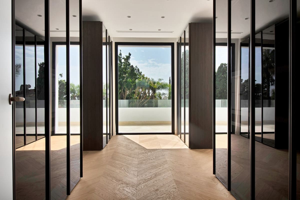 6 bedroom Villa for sale in Golden Mile - € 6,400,000 (Ref: 9363631)