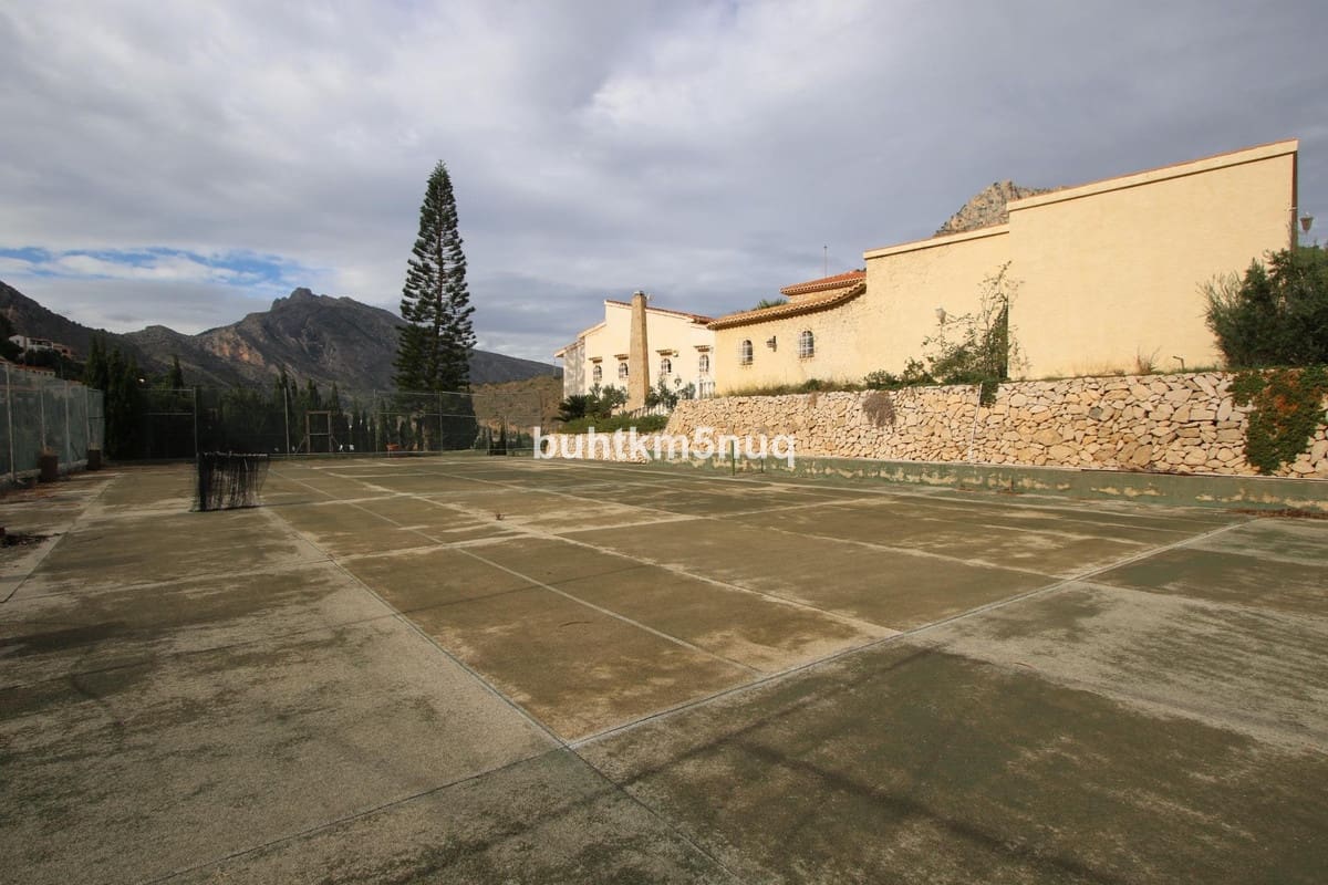 4 bedroom Villa for sale in Calpe / Calp - € 1,200,000 (Ref: 9363637)