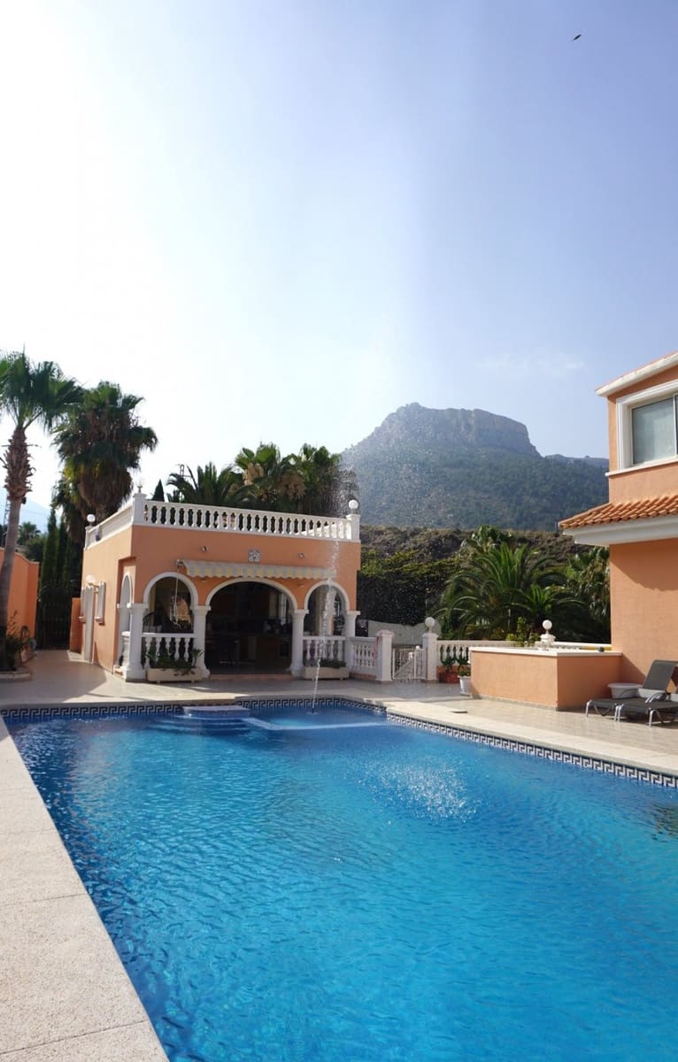 5 sovrum Villa till salu i Calpe / Calp - 895 000 € (Ref: 9363638)