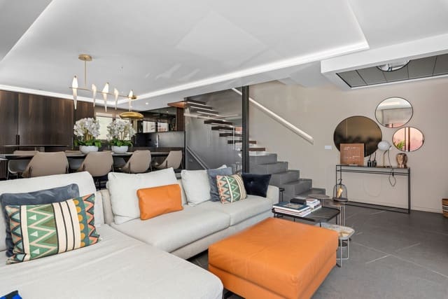 6 quarto Casa em Banda para venda em Guardamar Playa, Guardamar del Segura - 1 350 000 € (Ref: 9363639)