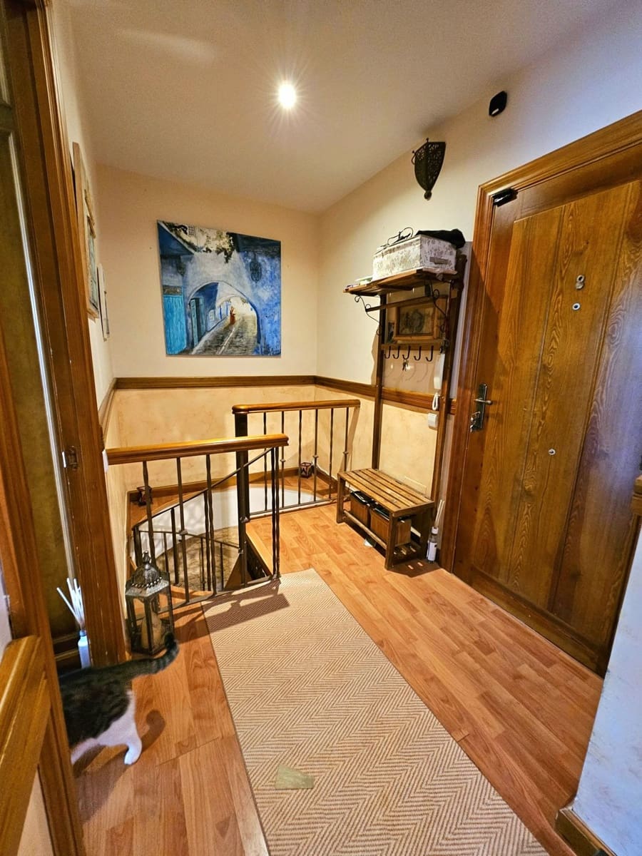 2 bedroom Beach Apartment for sale in Estepona - € 482,000 (Ref: 9363642)