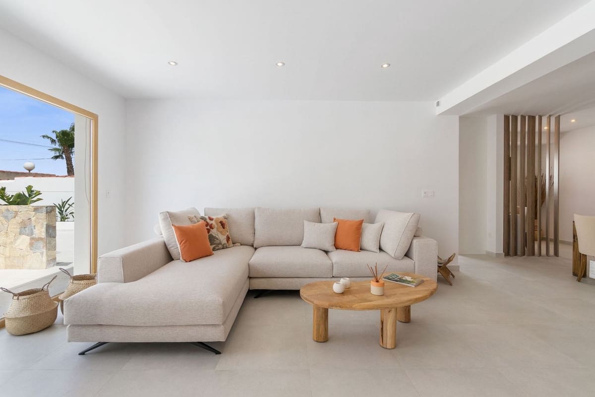 4 soverom Villa til salgs i Torrevieja - € 795 000 (Ref: 9363643)