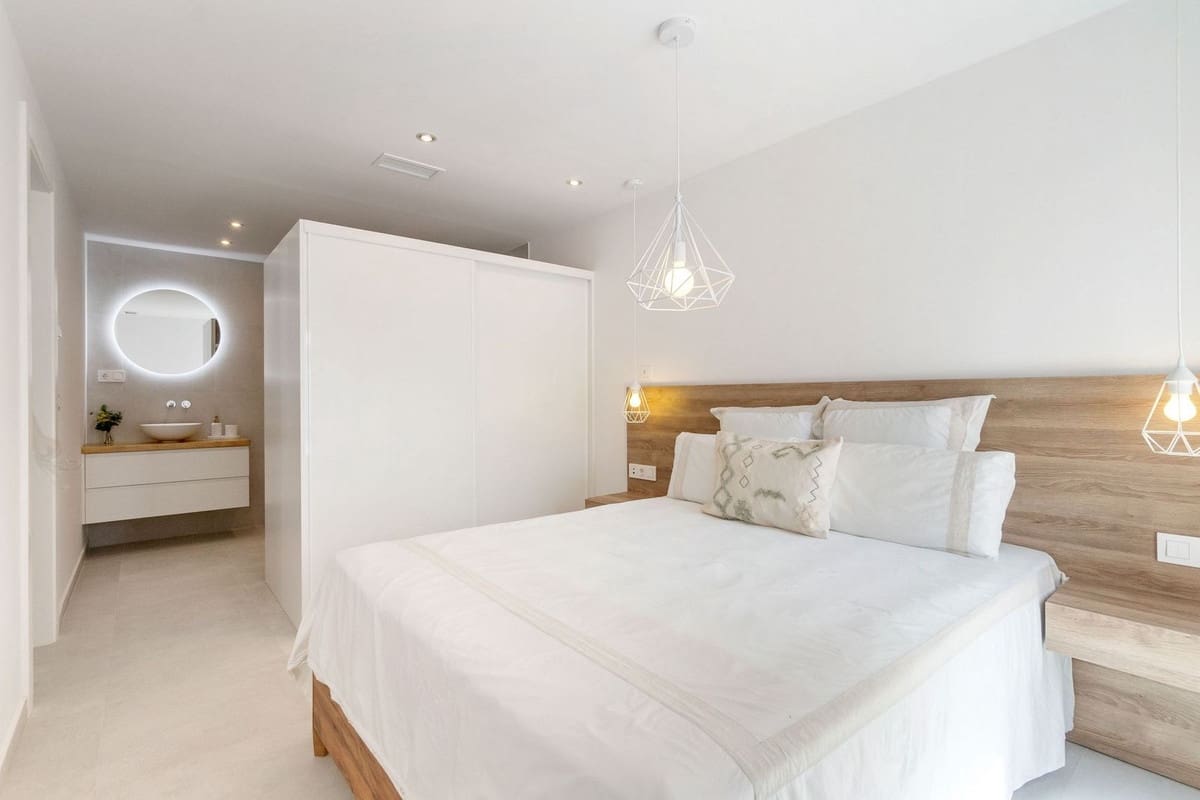 4 soverom Villa til salgs i Torrevieja - € 795 000 (Ref: 9363643)