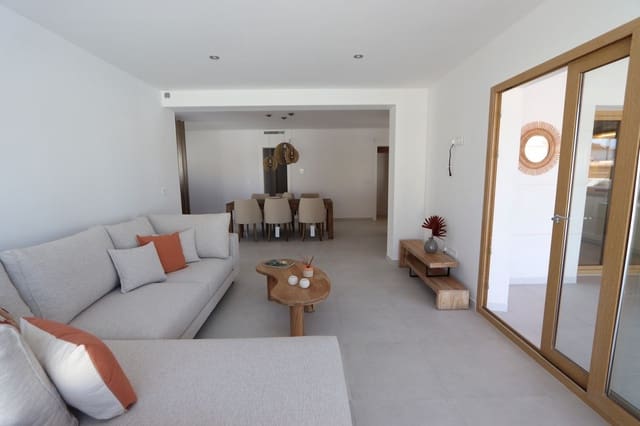 4 soverom Villa til salgs i Las Piscinas Naturales, Torrevieja - € 795 000 (Ref: 9363643)