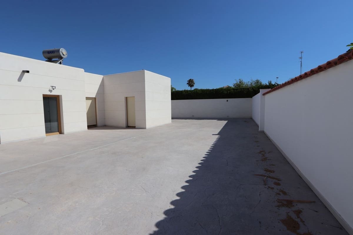 4 soverom Villa til salgs i Torrevieja - € 795 000 (Ref: 9363643)