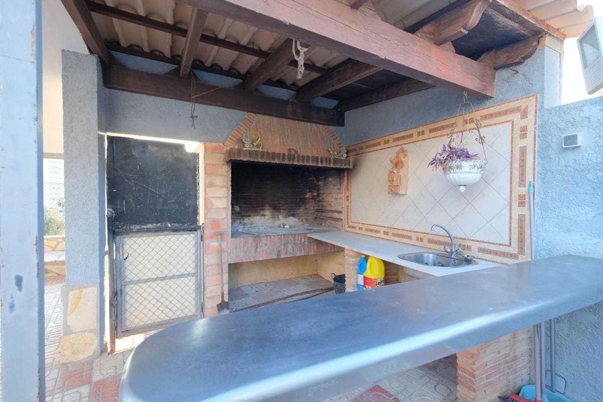 9 bedroom Villa for sale in Calpe / Calp - € 900,000 (Ref: 9363648)