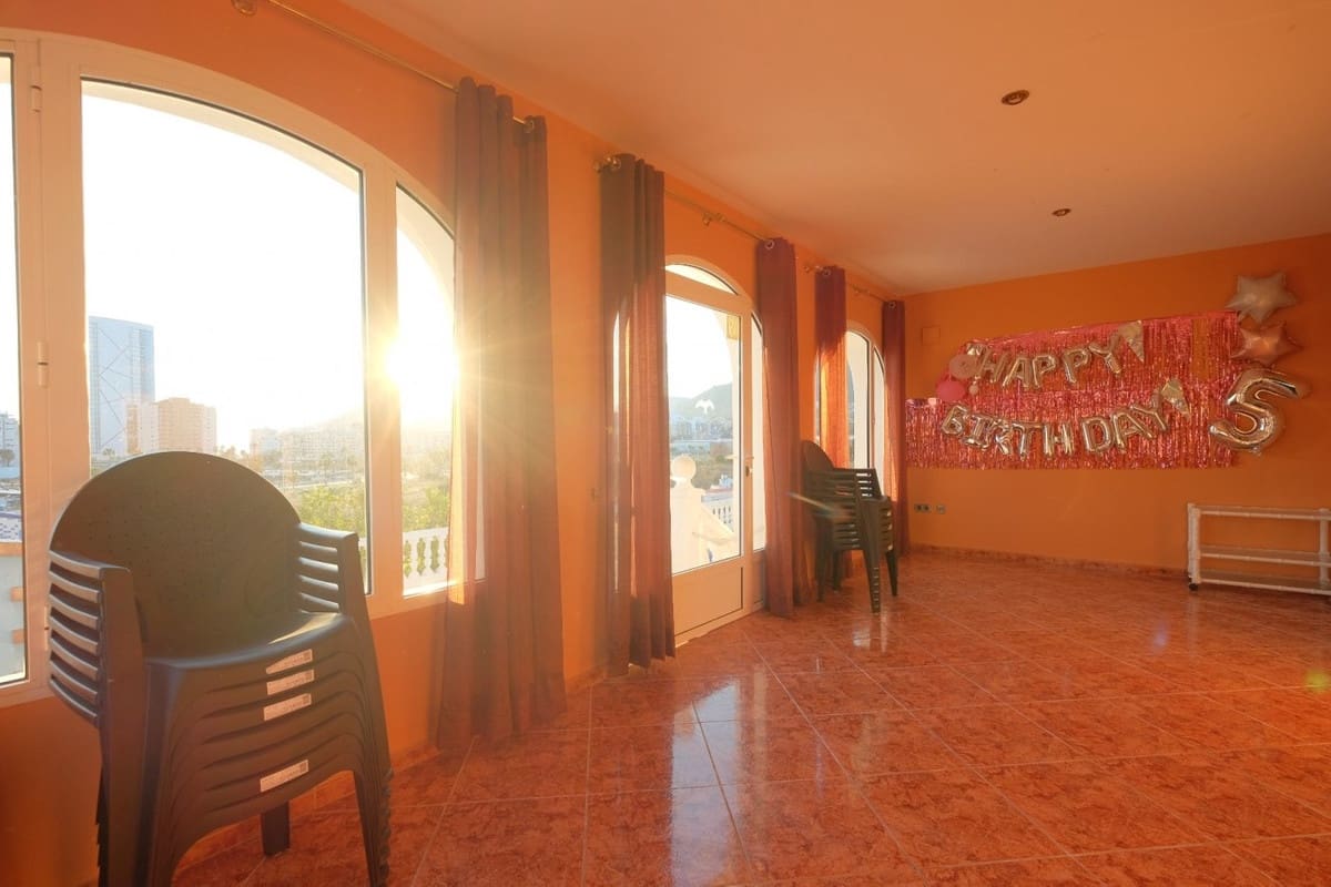 9 bedroom Villa for sale in Calpe / Calp - € 900,000 (Ref: 9363648)