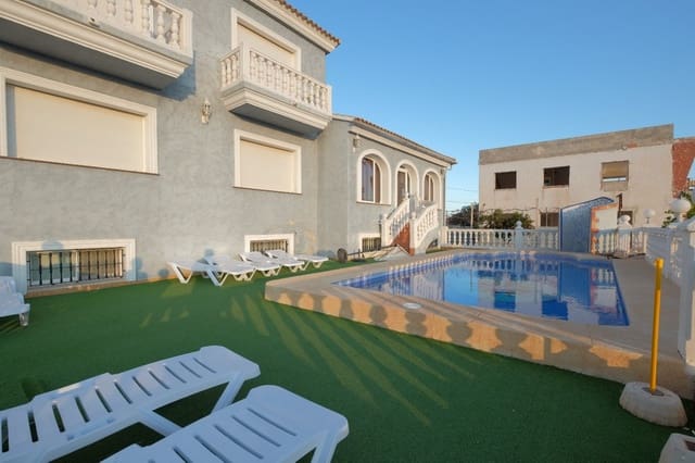 9 bedroom Villa for sale in Pueblo, Calpe / Calp - € 900,000 (Ref: 9363648)