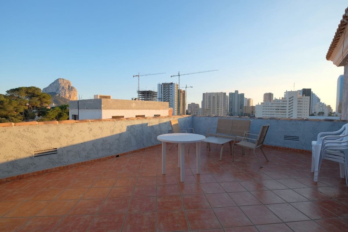 9 bedroom Villa for sale in Calpe / Calp - € 900,000 (Ref: 9363648)