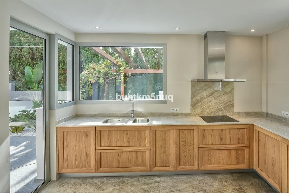 3 soveværelse Villa til salg i Calpe / Calp med swimmingpool - € 2.950.000 (Ref: 9363650)