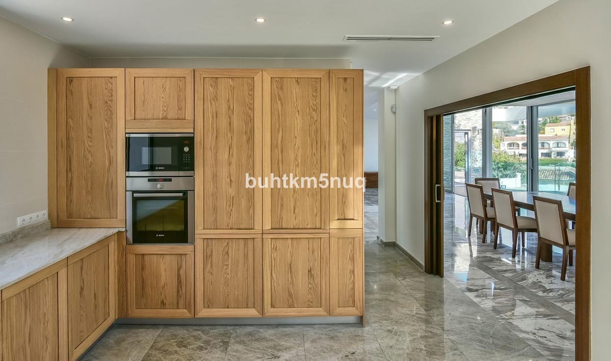 3 soveværelse Villa til salg i Calpe / Calp med swimmingpool - € 2.950.000 (Ref: 9363650)