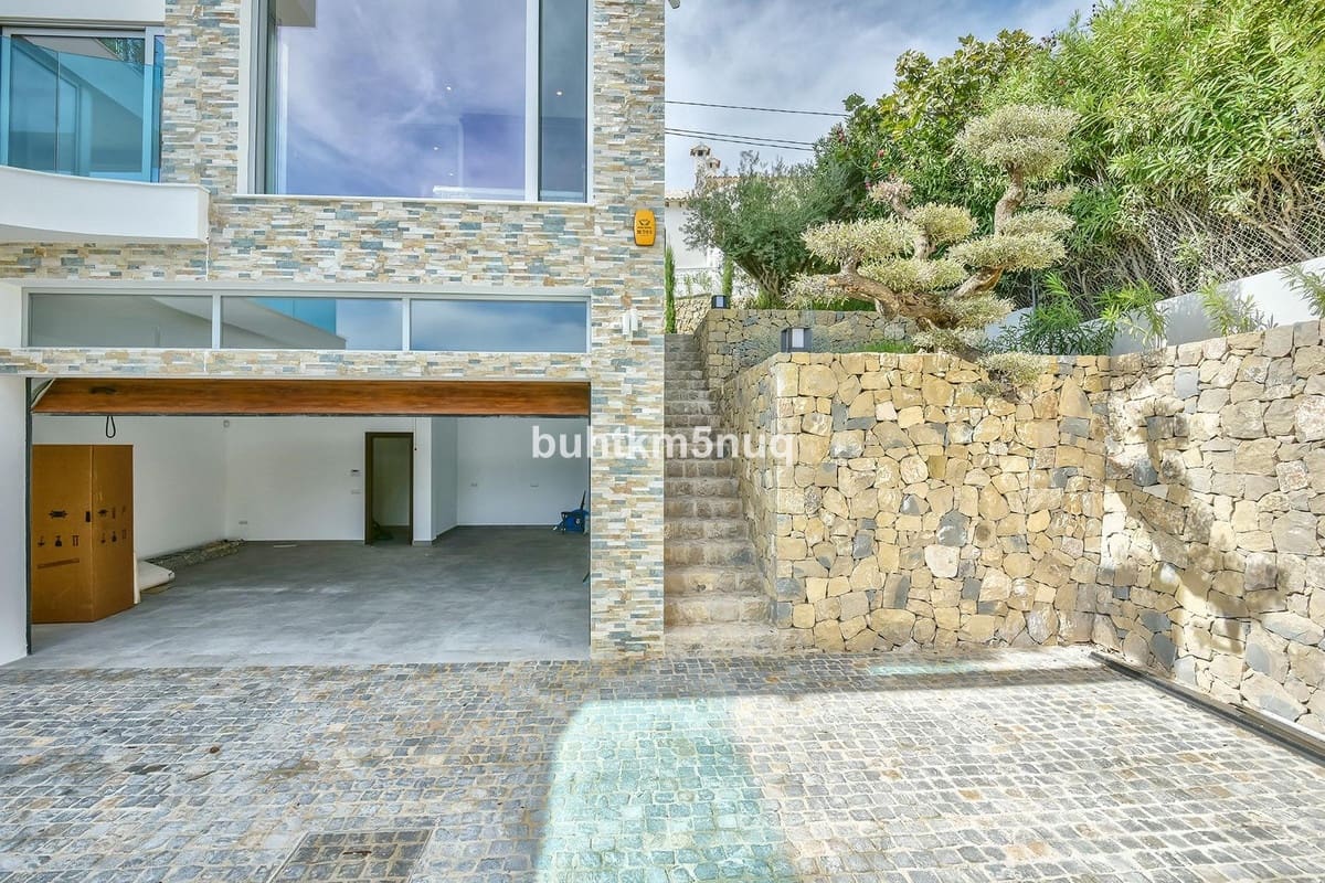 3 soveværelse Villa til salg i Calpe / Calp med swimmingpool - € 2.950.000 (Ref: 9363650)