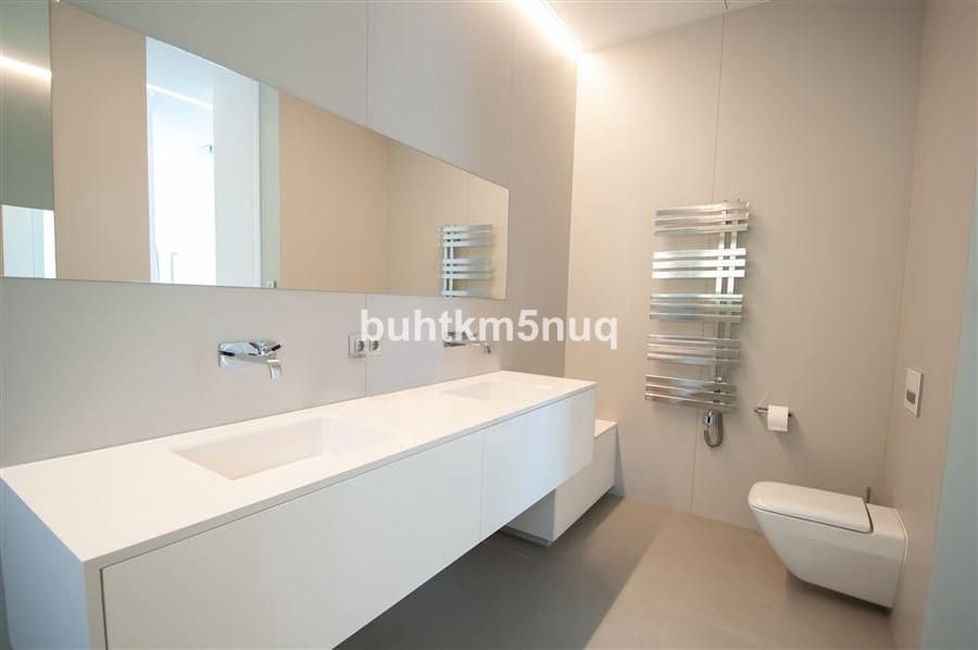 3 bedroom Villa for sale in Calpe / Calp - € 2,980,000 (Ref: 9363654)