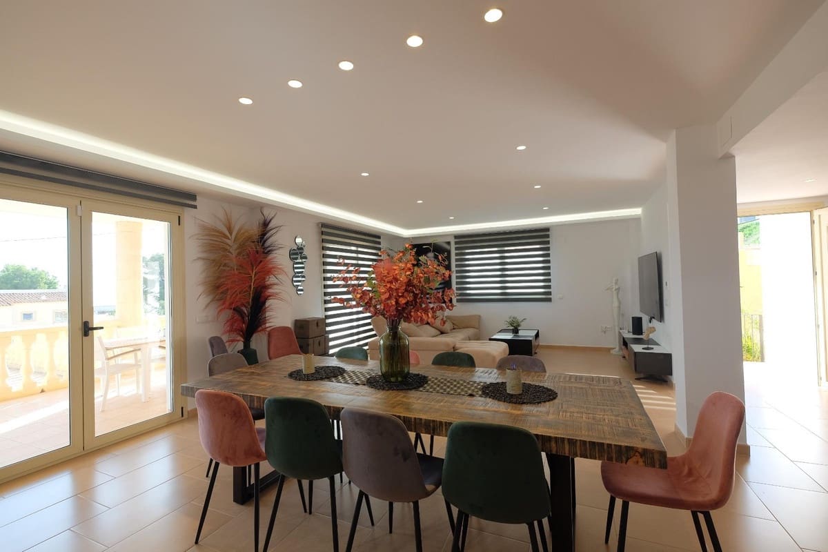 6 makuuhuone Huvila myytävänä paikassa Calpe / Calp - 1 150 000 € (Ref: 9363655)