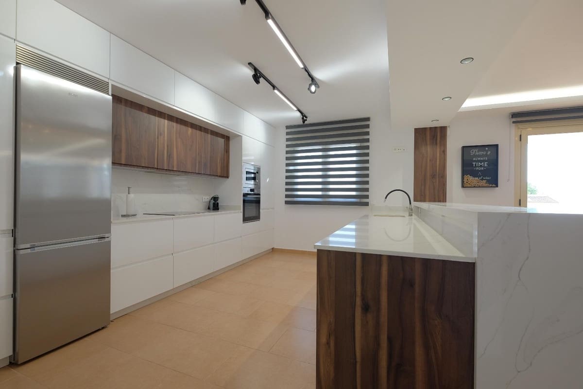 6 makuuhuone Huvila myytävänä paikassa Calpe / Calp - 1 150 000 € (Ref: 9363655)