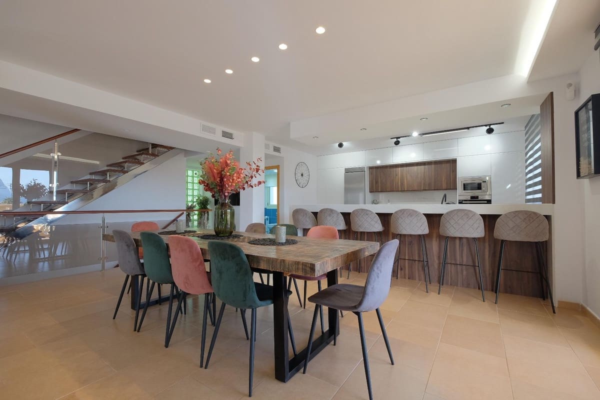 6 makuuhuone Huvila myytävänä paikassa Calpe / Calp - 1 150 000 € (Ref: 9363655)