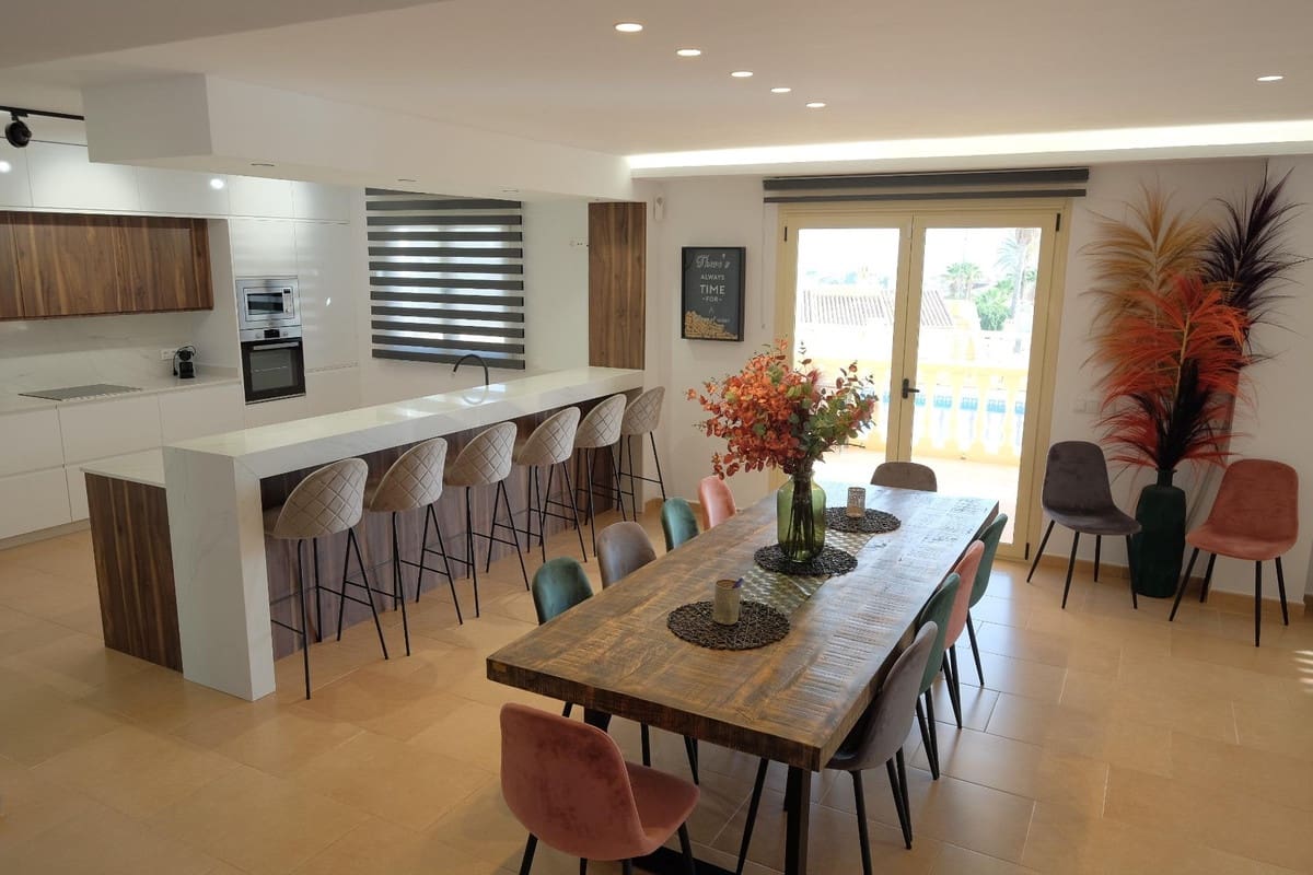 6 makuuhuone Huvila myytävänä paikassa Calpe / Calp - 1 150 000 € (Ref: 9363655)