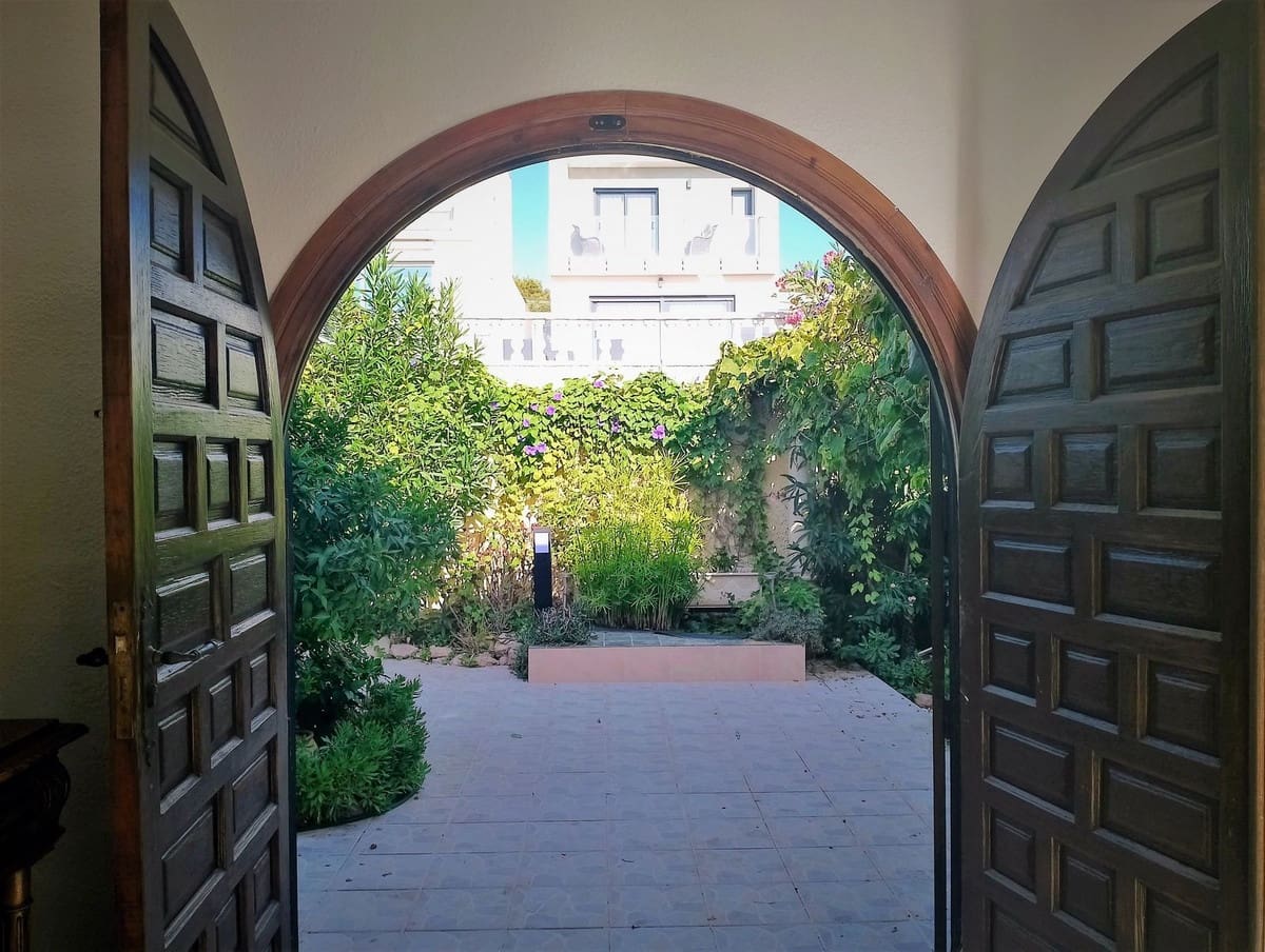 8 quarto Apartamento para venda em Los Balcones - 1 090 000 € (Ref: 9363660)