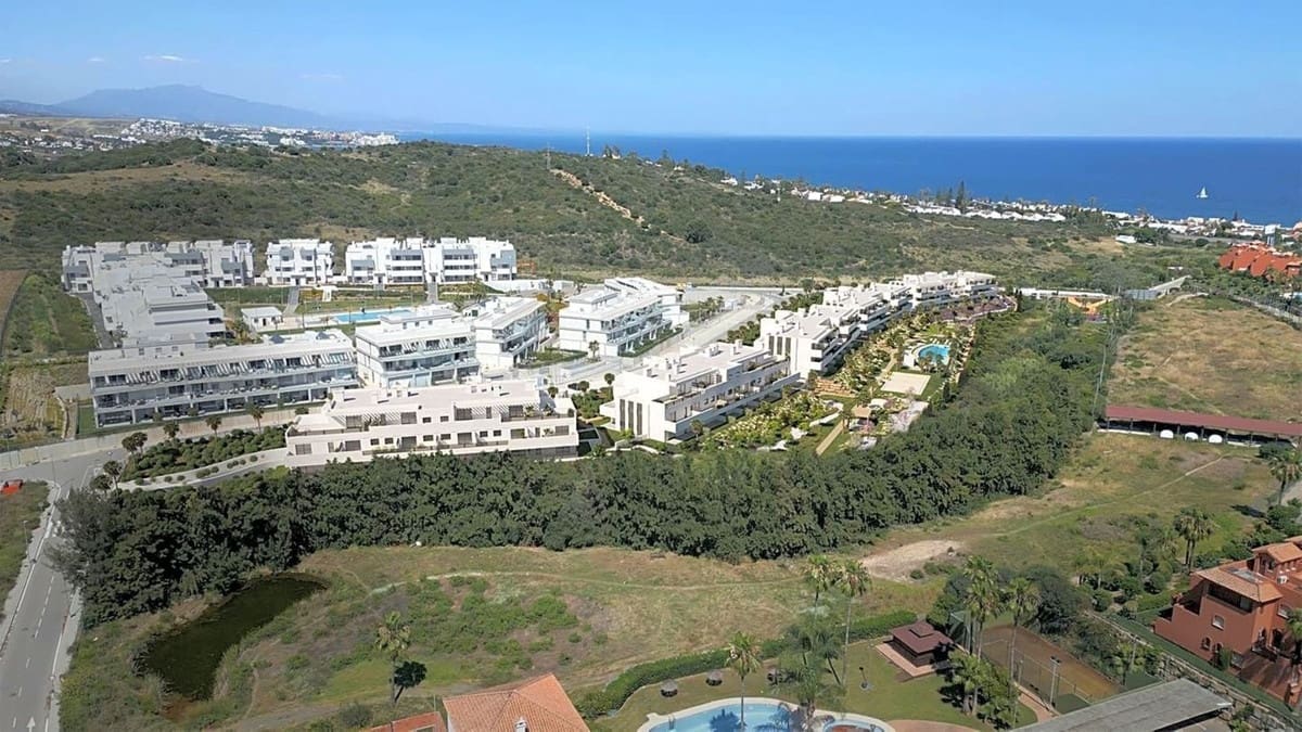 2 makuuhuone Kattohuoneisto myytävänä paikassa Estepona - 399 000 € (Ref: 9363671)