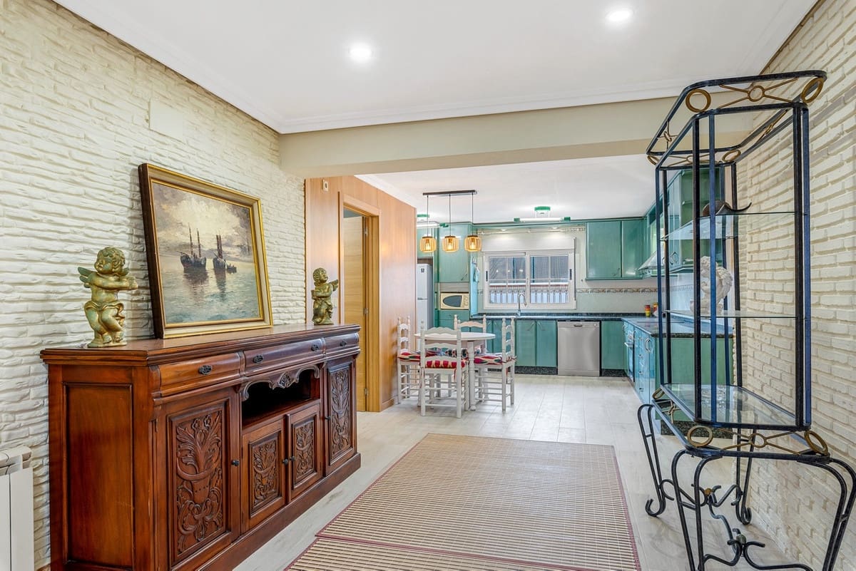 4 soverom Villa til salgs i Torrevieja - € 689 000 (Ref: 9363677)