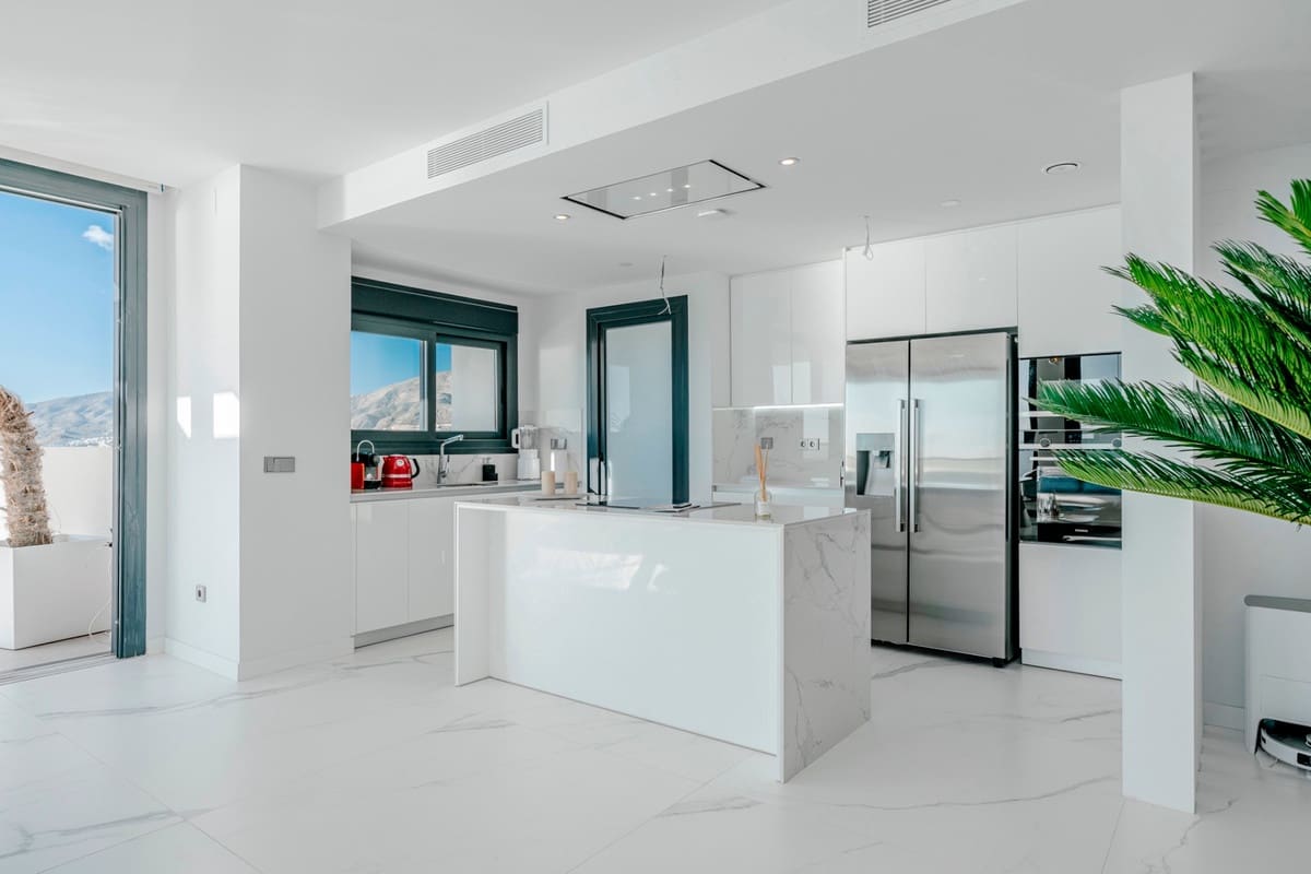 3 sypialnia Apartament na sprzedaż w Benidorm - 1 550 000 € (Ref: 9363678)