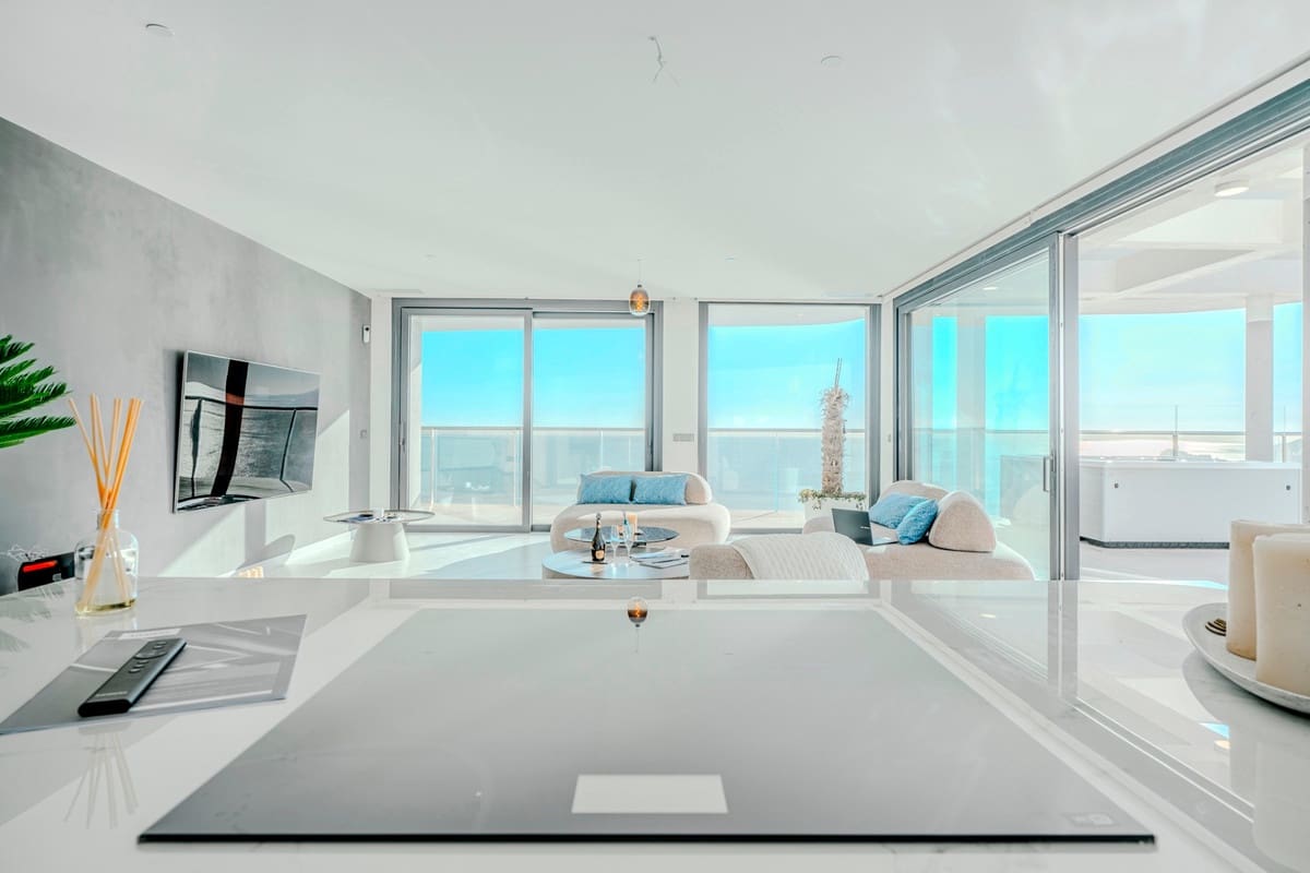 3 sypialnia Apartament na sprzedaż w Benidorm - 1 550 000 € (Ref: 9363678)