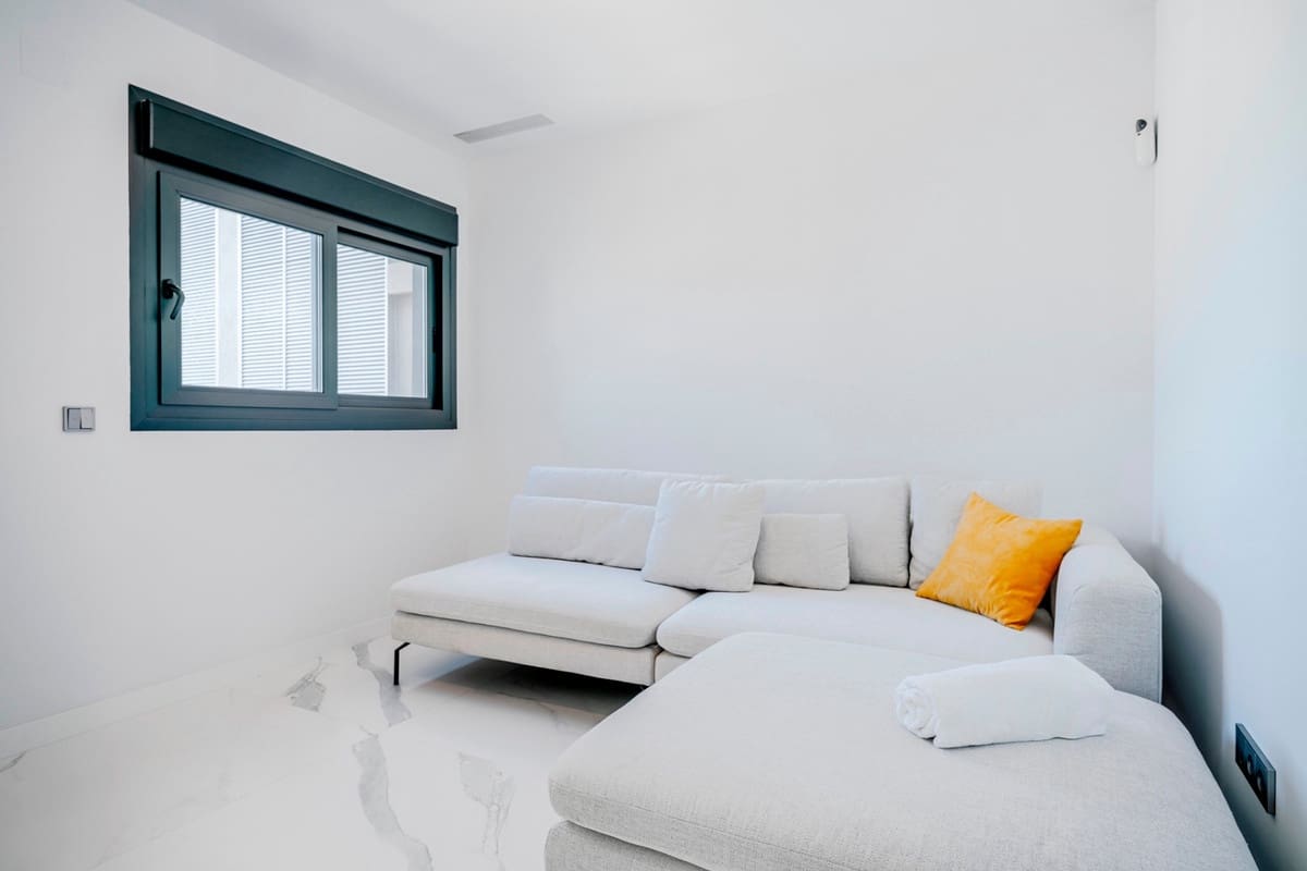 3 sypialnia Apartament na sprzedaż w Benidorm - 1 550 000 € (Ref: 9363678)