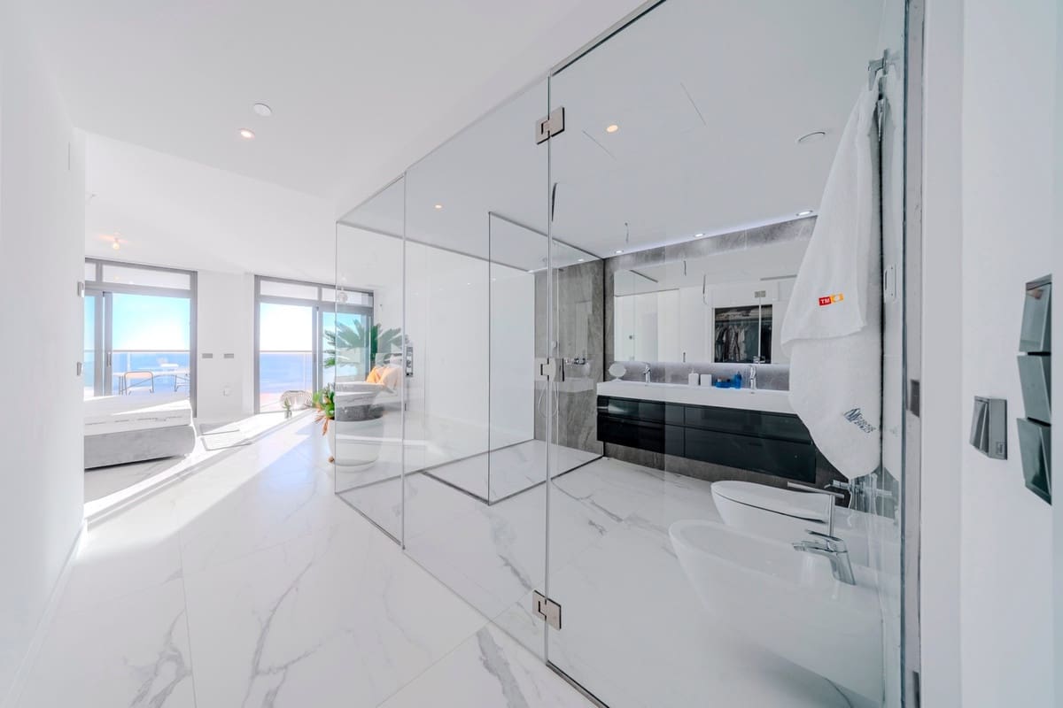 3 sypialnia Apartament na sprzedaż w Benidorm - 1 550 000 € (Ref: 9363678)