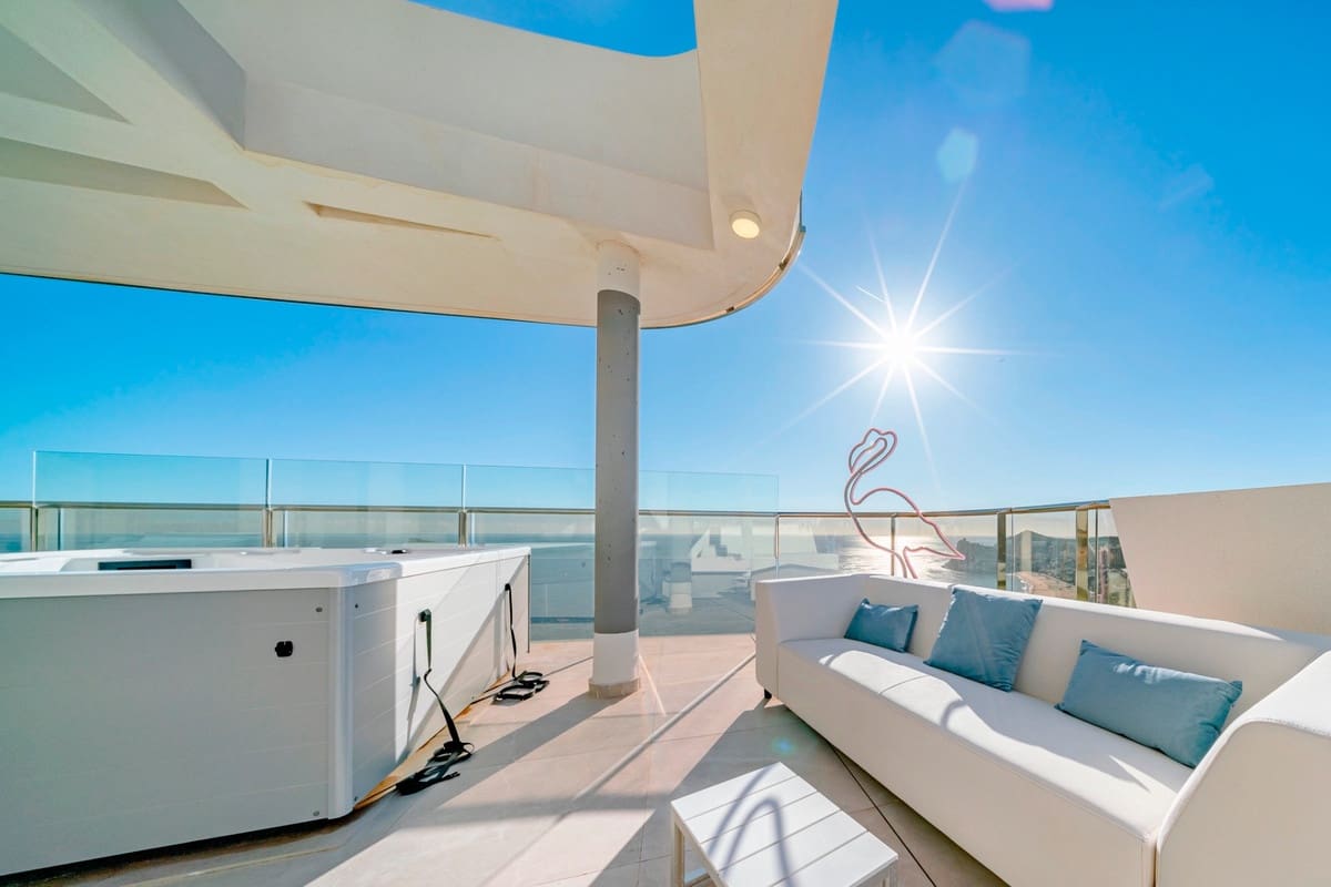 3 sypialnia Apartament na sprzedaż w Benidorm - 1 550 000 € (Ref: 9363678)