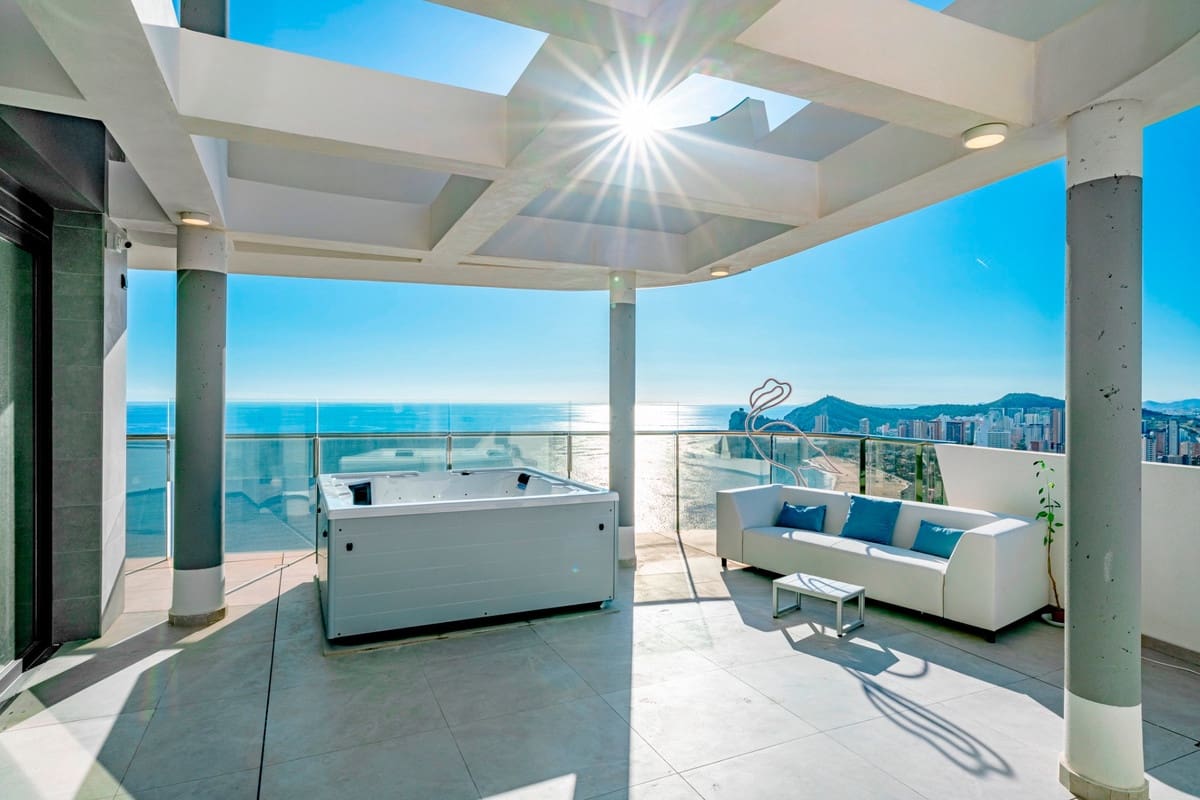 3 sypialnia Apartament na sprzedaż w Benidorm - 1 550 000 € (Ref: 9363678)