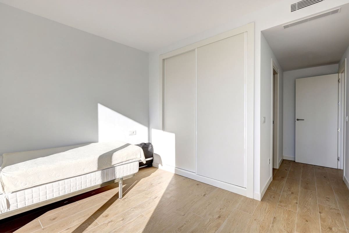 Apartamento de 2 habitaciones en Estepona en venta - 450.000 € (Ref: 9363681)