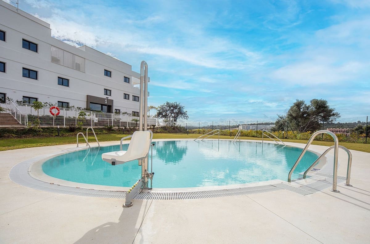 2 soveværelse Lejlighed til salg i Estepona med garage - € 450.000 (Ref: 9363681)
