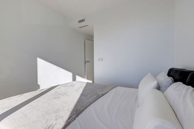 2 bedroom Apartment for sale in Parque Central, Estepona with garage - € 450,000 (Ref: 9363681)