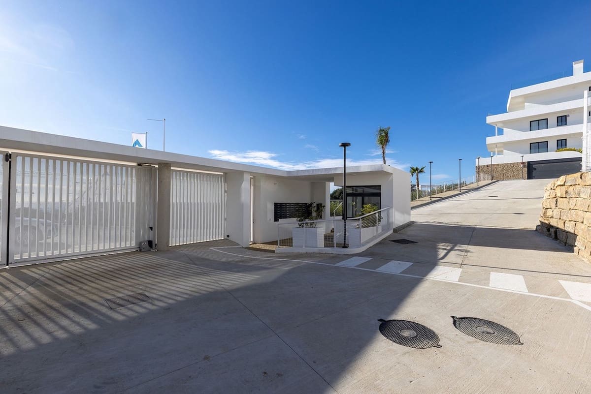2 soveværelse Lejlighed til salg i Estepona med garage - € 450.000 (Ref: 9363681)