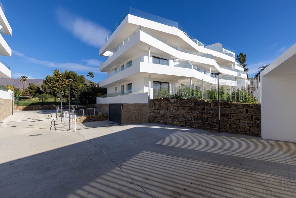 2 soveværelse Lejlighed til salg i Estepona med garage - € 450.000 (Ref: 9363681)
