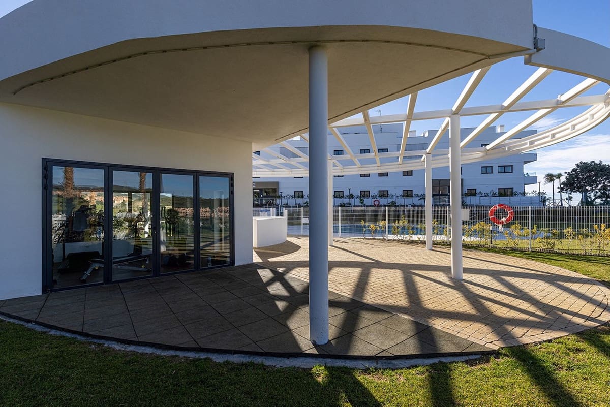 2 soveværelse Lejlighed til salg i Estepona med garage - € 450.000 (Ref: 9363681)