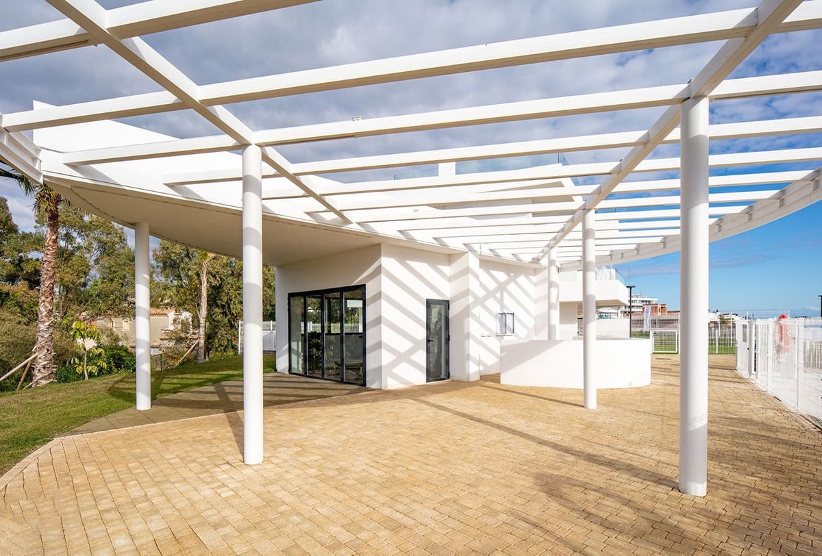 2 soveværelse Lejlighed til salg i Estepona med garage - € 450.000 (Ref: 9363681)