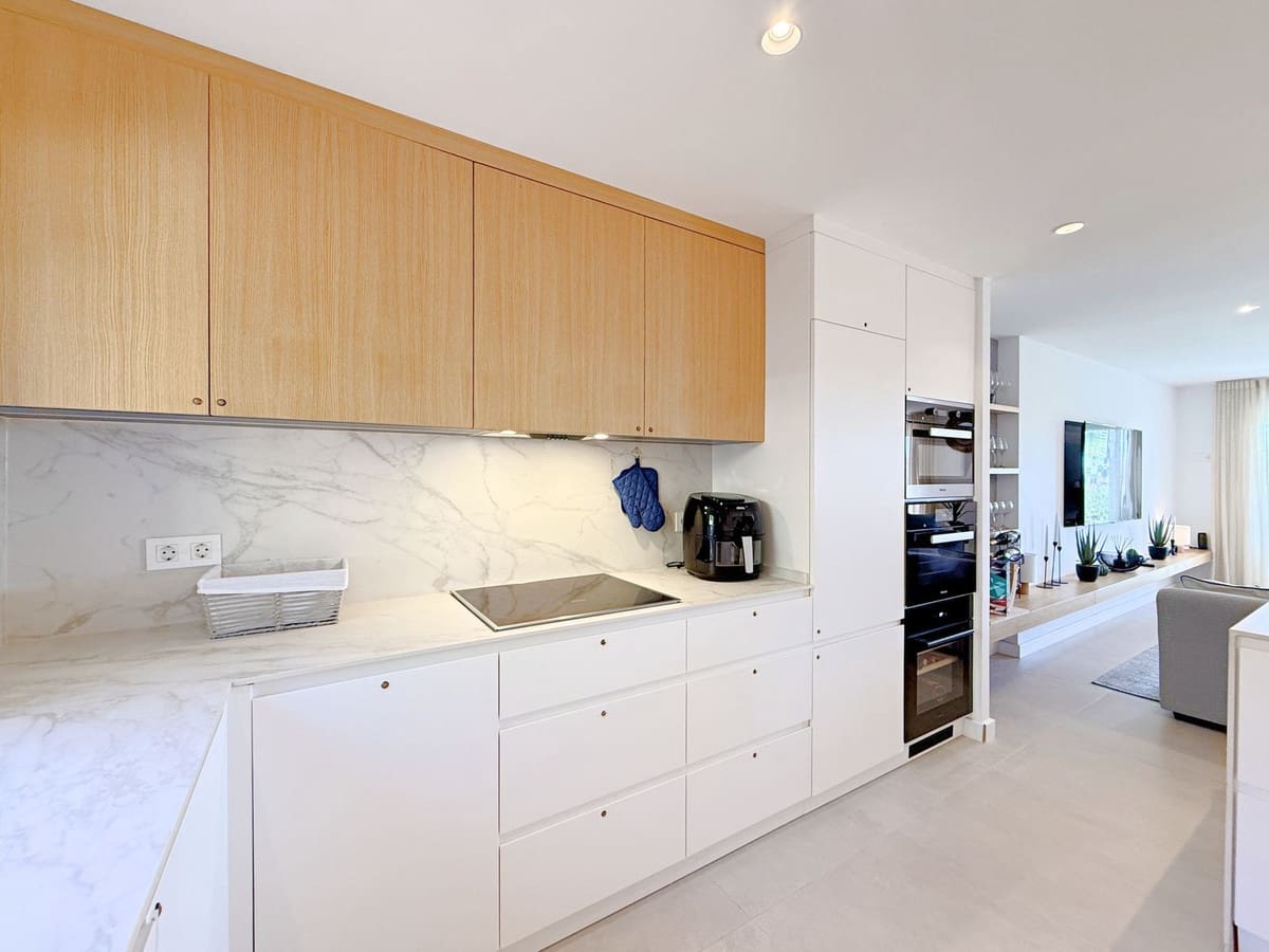 3 bedroom Townhouse for sale in Estepona - € 599,000 (Ref: 9363682)