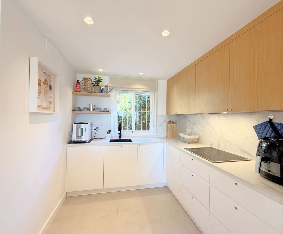 3 bedroom Townhouse for sale in Estepona - € 599,000 (Ref: 9363682)