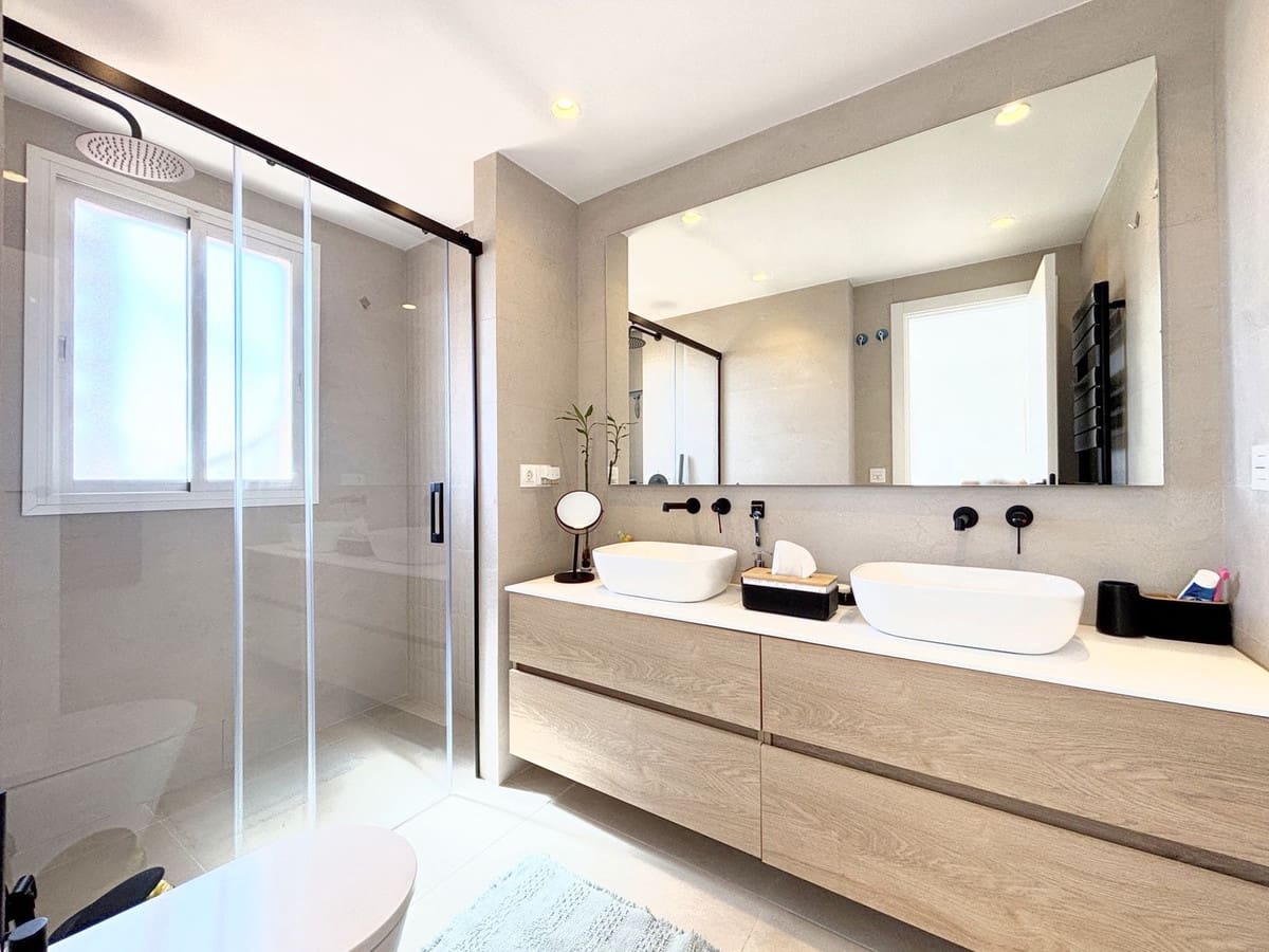 3 bedroom Townhouse for sale in Estepona - € 599,000 (Ref: 9363682)