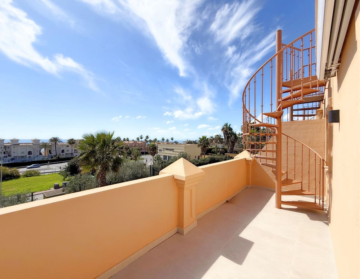 3 bedroom Townhouse for sale in Estepona - € 599,000 (Ref: 9363682)