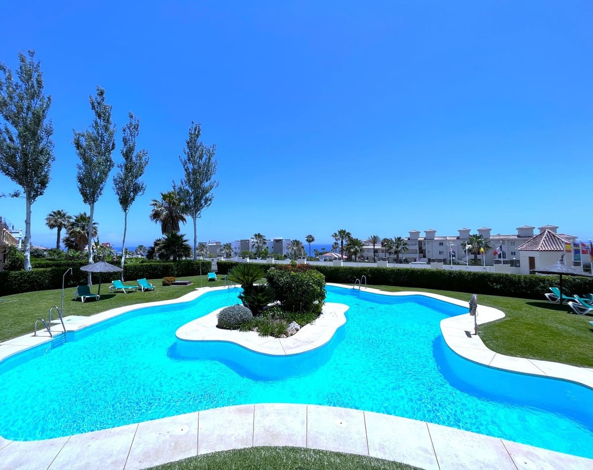 3 bedroom Townhouse for sale in Estepona - € 599,000 (Ref: 9363682)