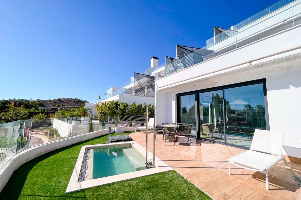 3 bedroom Apartment for sale in La Villajoyosa / Vila Joiosa - € 1,390,000 (Ref: 9363692)